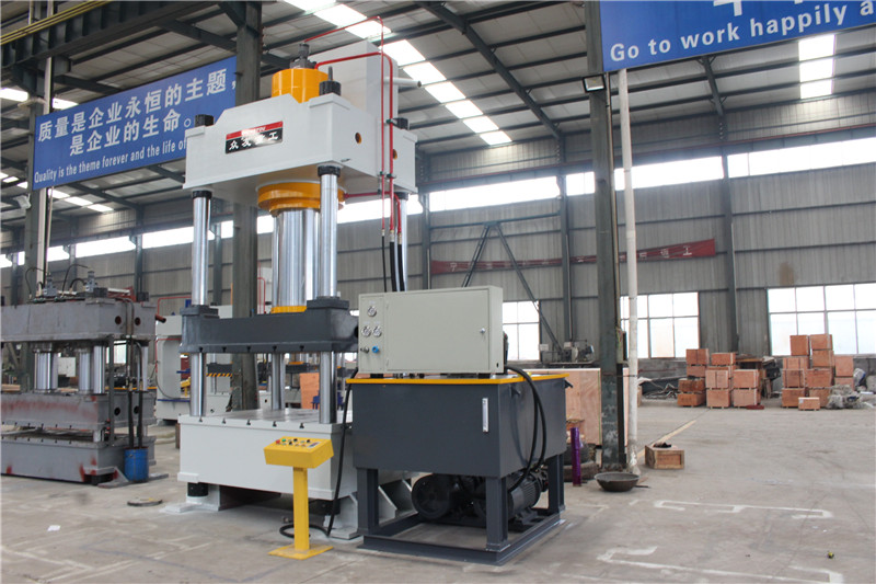 500吨常规三梁四柱液压机