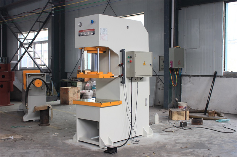 100吨四柱导向单臂油压机 100吨四柱导向单臂油压机