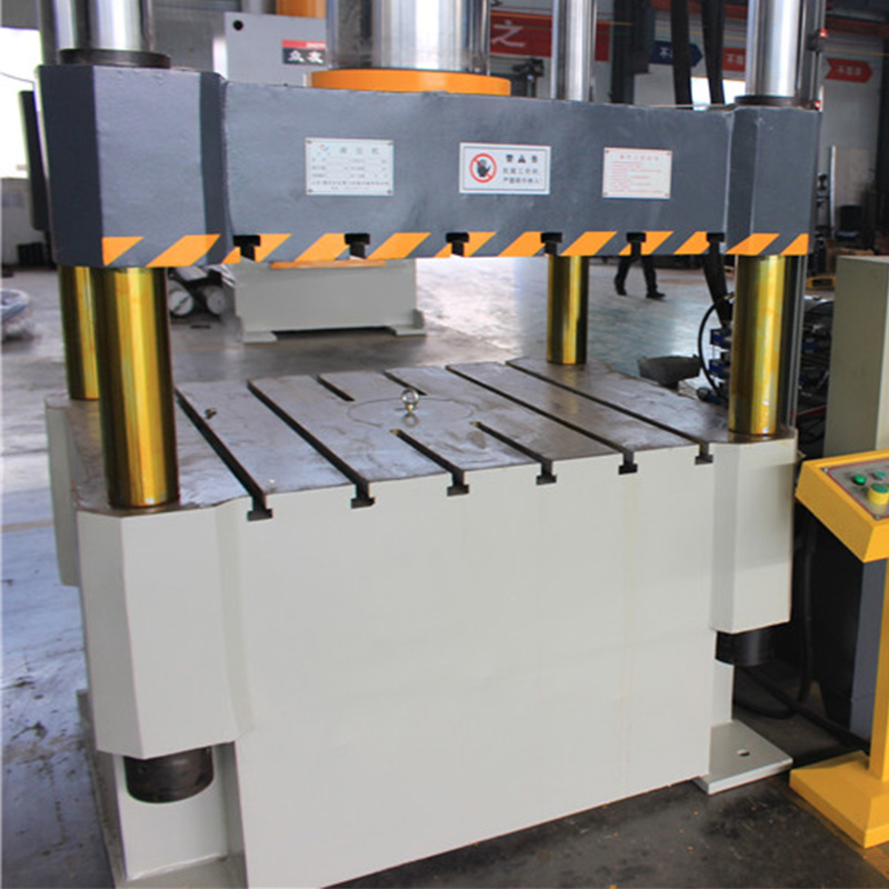 315吨三梁四柱液压机