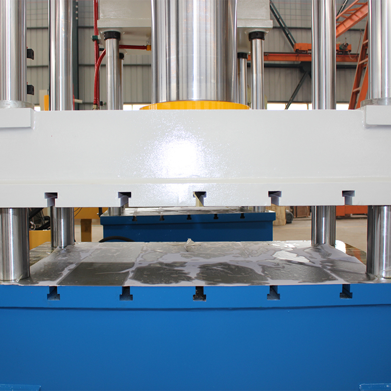 200吨三梁四柱快速液压机