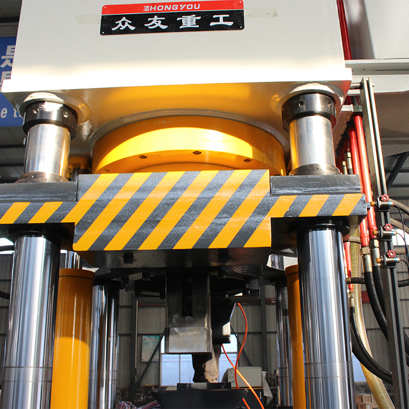 500吨牛羊舔砖盐砖机