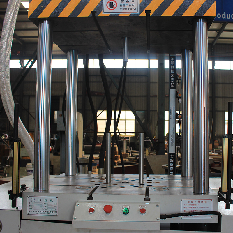 100吨液压垫一体拉伸机