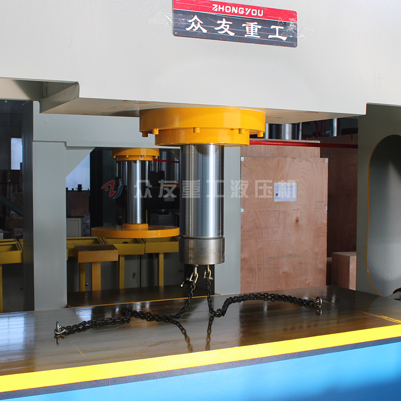 100吨龙门液压机